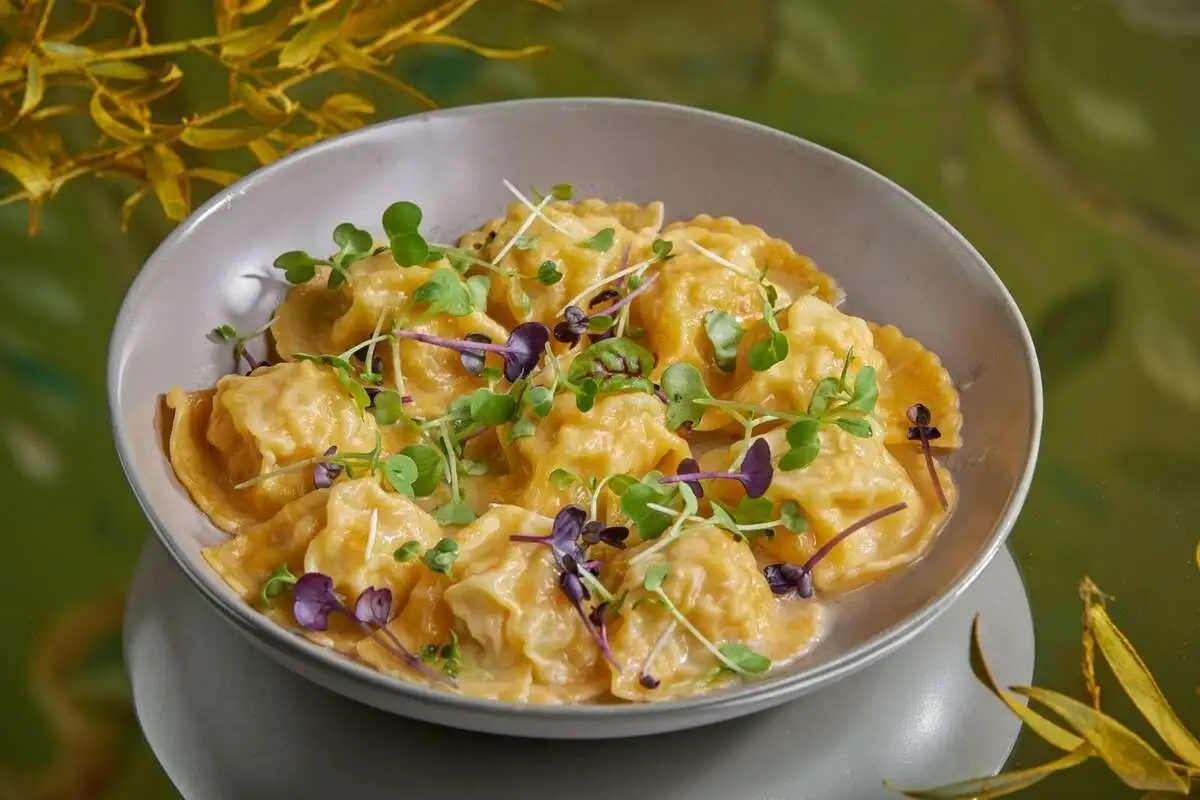 Пельмени с морским гребешком и лососем