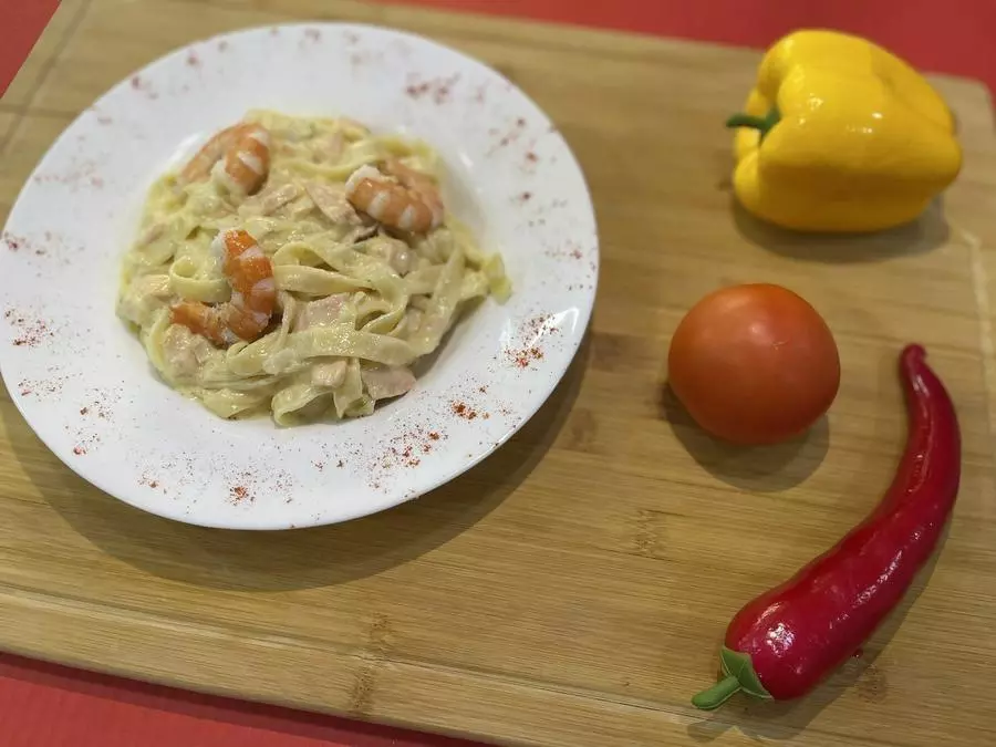 Паста Italiano с лососем и креветкой