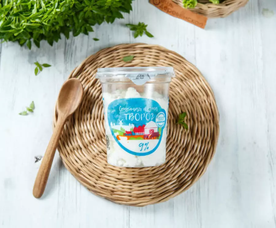 Творог, 9%   "Семейная ферма" (300 г) 